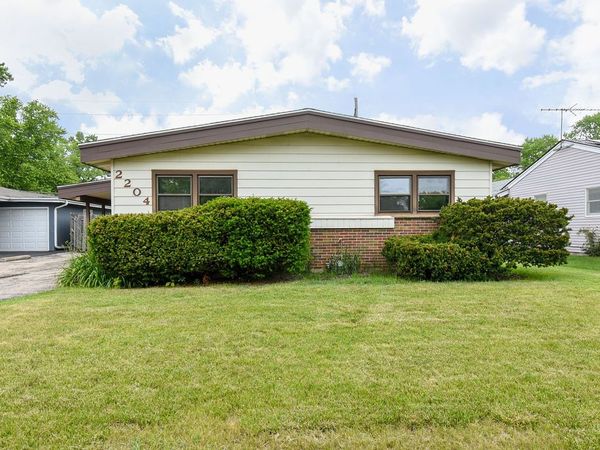 2204 W Central Road , Rolling Meadows, IL 60008