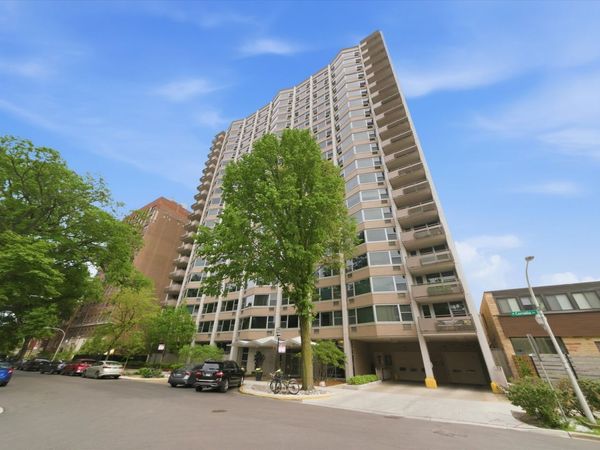 555 W Cornelia Avenue , Unit 1401, Chicago, IL 60657