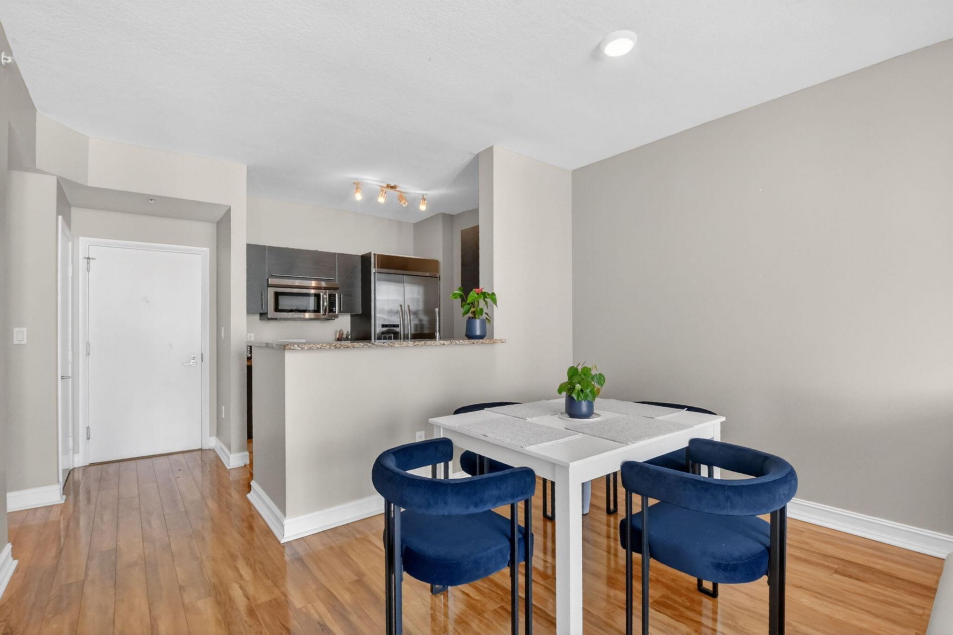 550 Okeechobee Boulevard, Unit 821, West Palm Beach, FL 33401 Photo