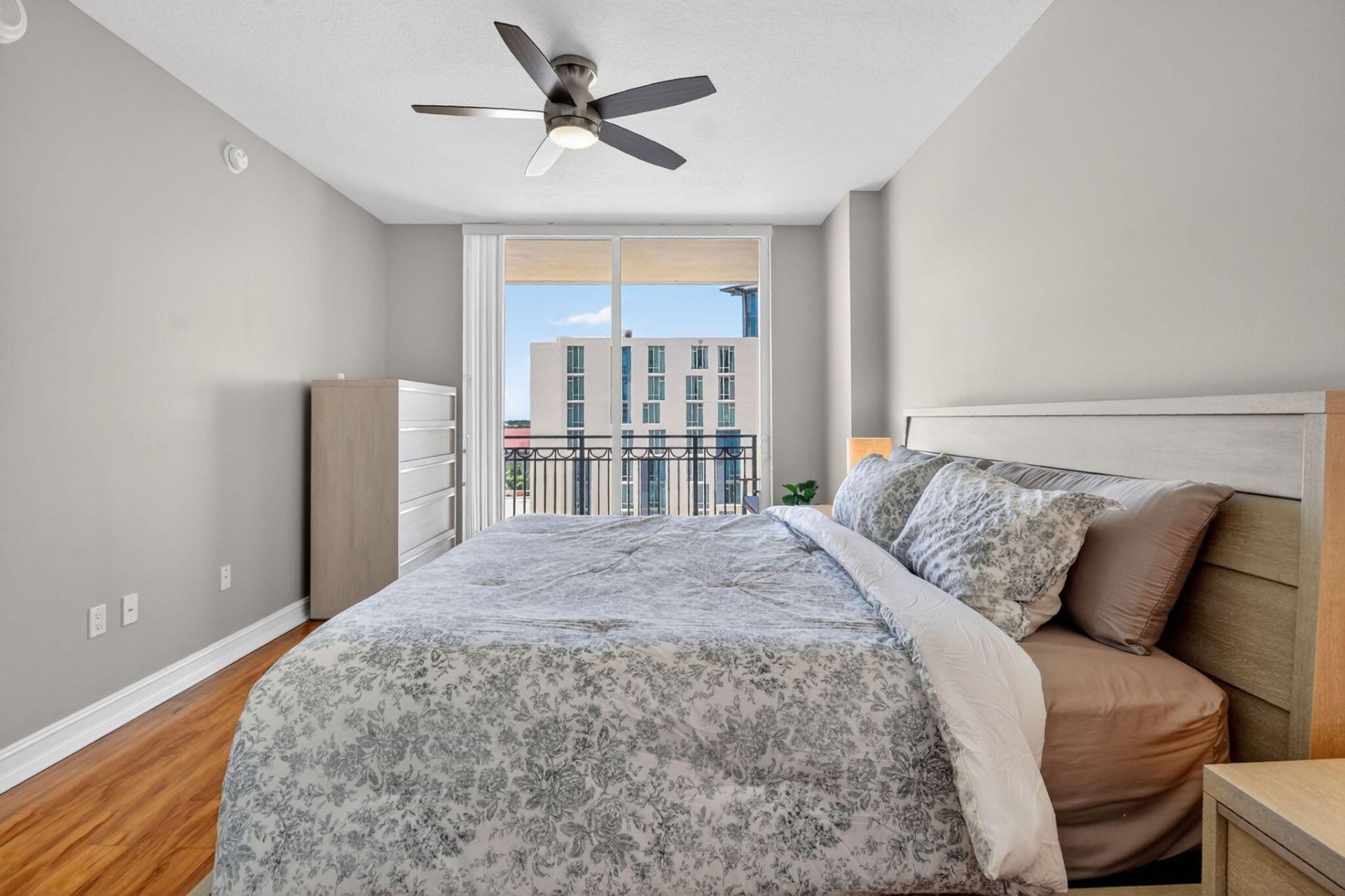 550 Okeechobee Boulevard, Unit 821, West Palm Beach, FL 33401 Photo