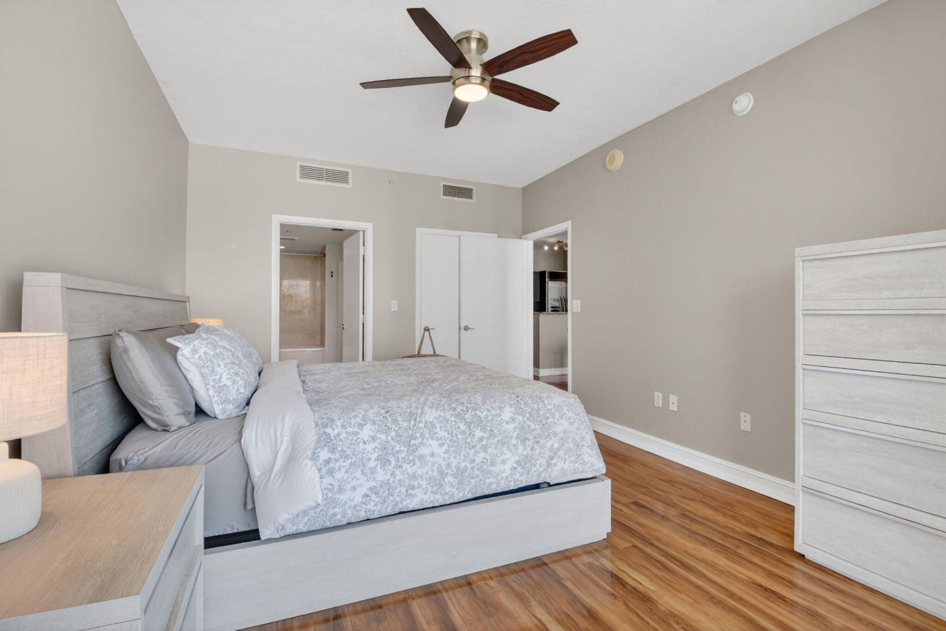 550 Okeechobee Boulevard, Unit 821, West Palm Beach, FL 33401 Photo
