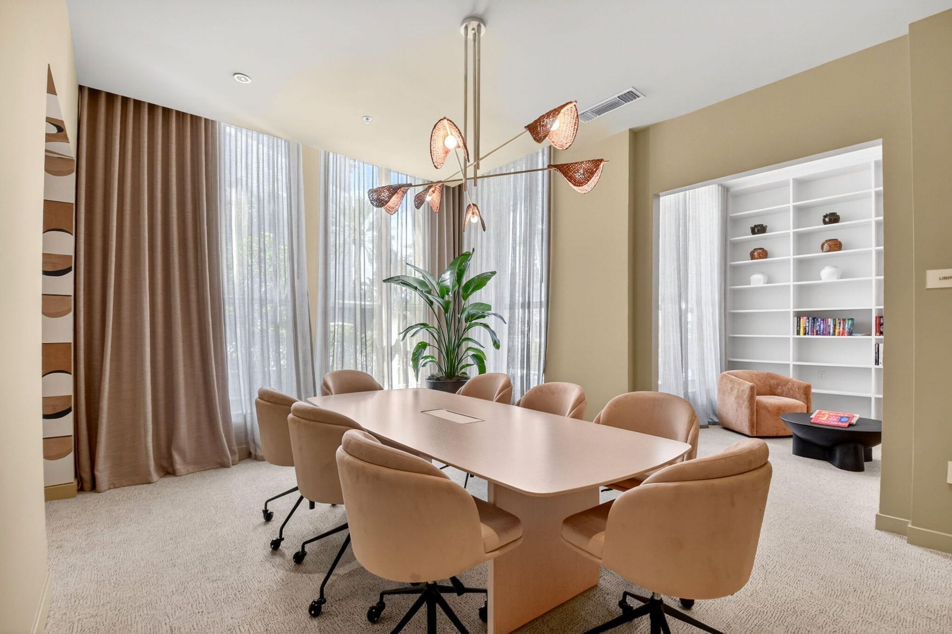 550 Okeechobee Boulevard, Unit 821, West Palm Beach, FL 33401 Photo