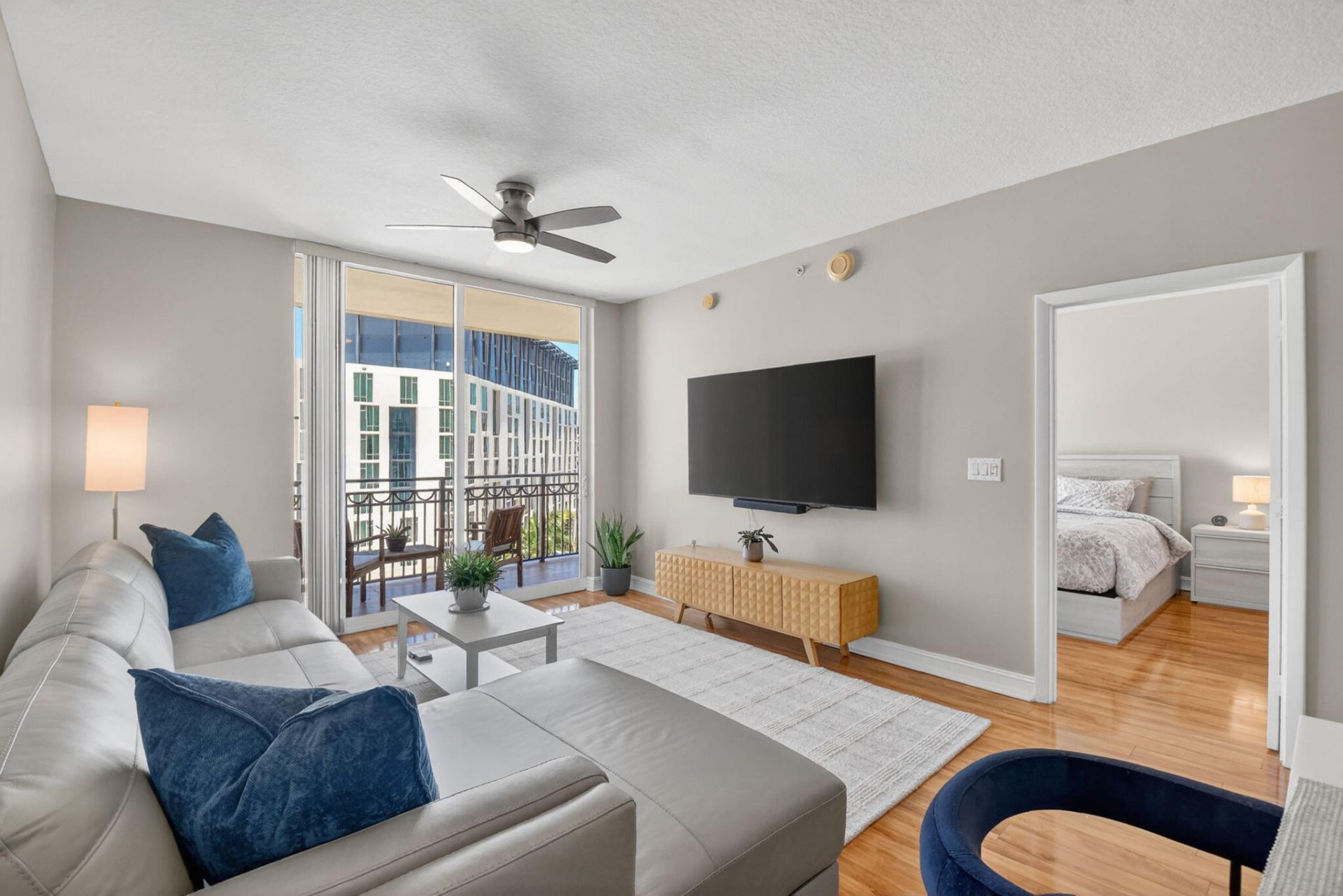 550 Okeechobee Boulevard, Unit 821, West Palm Beach, FL 33401 Photo