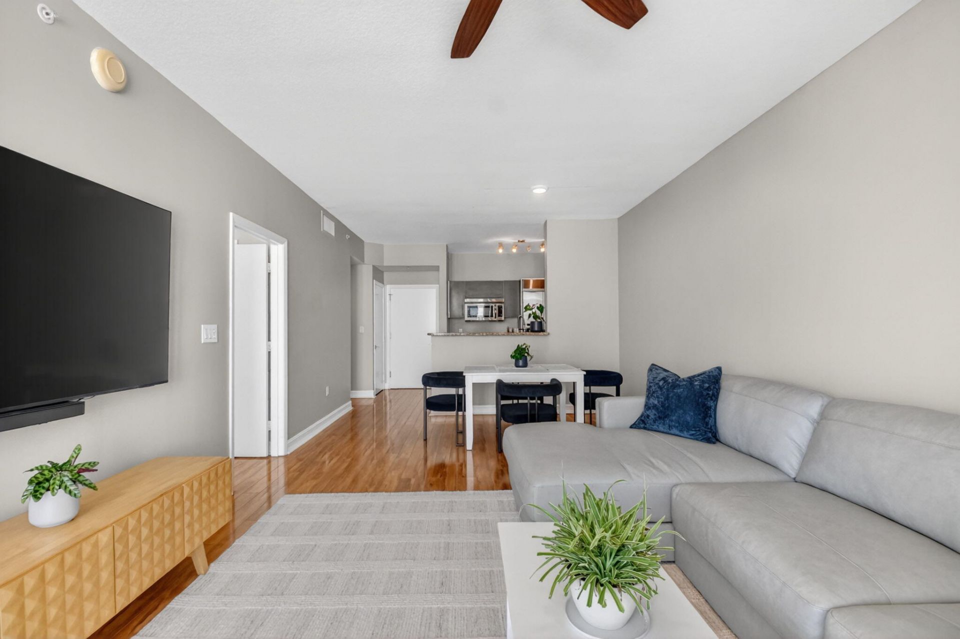550 Okeechobee Boulevard, Unit 821, West Palm Beach, FL 33401 Photo