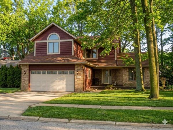 1609 Boca Lago Drive , Valparaiso, IN 46383
