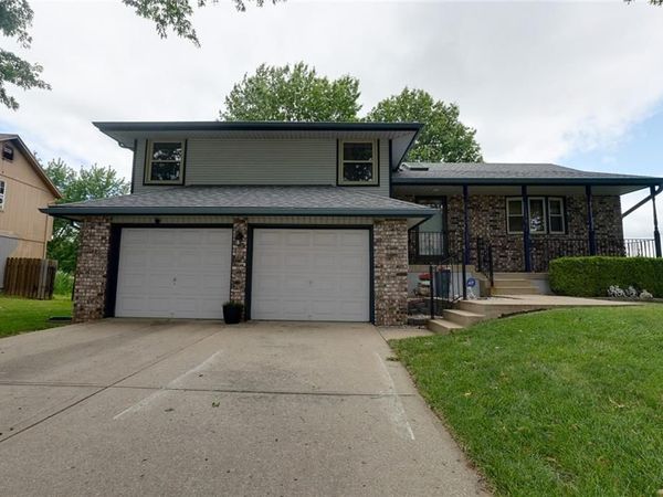 1211 N Davis Road, Independence, MO 64056