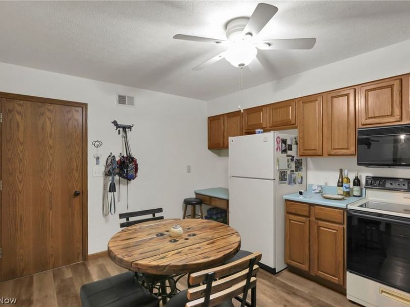 1616 Quail Hollow Drive, Cambridge, OH 43725 Photo 13
