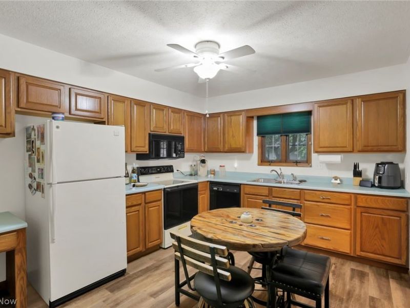 1616 Quail Hollow Drive, Cambridge, OH 43725 Photo 14