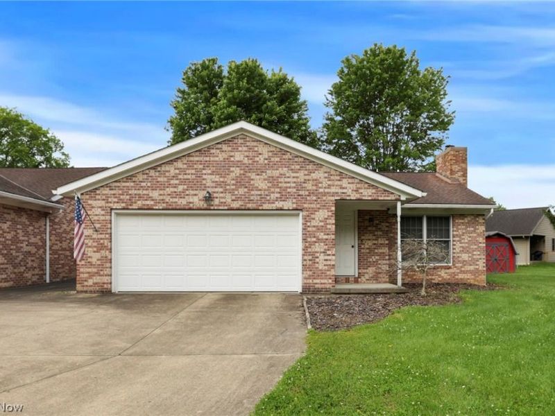 1616 Quail Hollow Drive, Cambridge, OH 43725 Photo 2