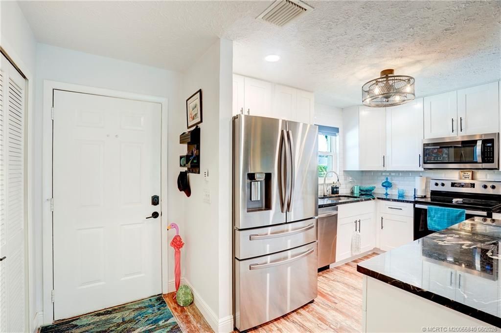 2950 SE Ocean Boulevard, Unit 122-6, Stuart, FL 34996 Photo