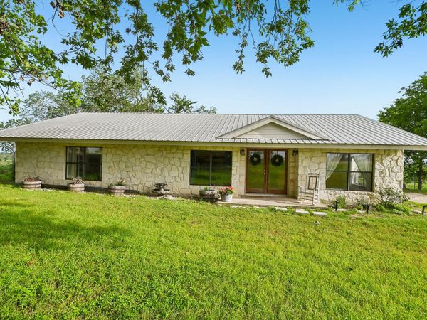 2051 County Road 448 , Taylor, TX 76574