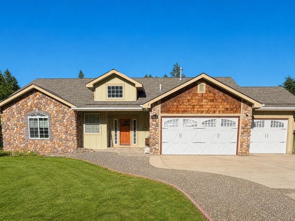 523 E Forks, Cave Junction, OR 97523