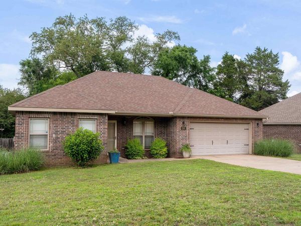 2610 Ridgewood Road, Searcy, AR 72143