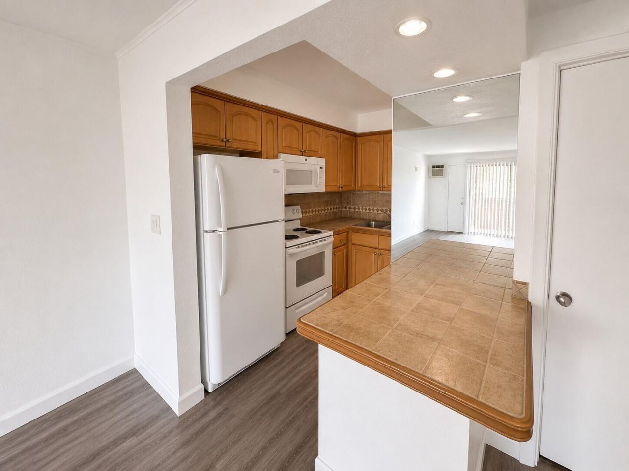 510 Lake Shore Drive, Unit 5, West Palm Beach, FL 33403 Photo