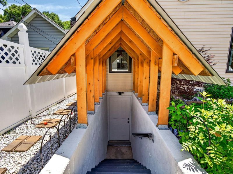 518 E Beck Street, Columbus, OH 43206 Photo 57