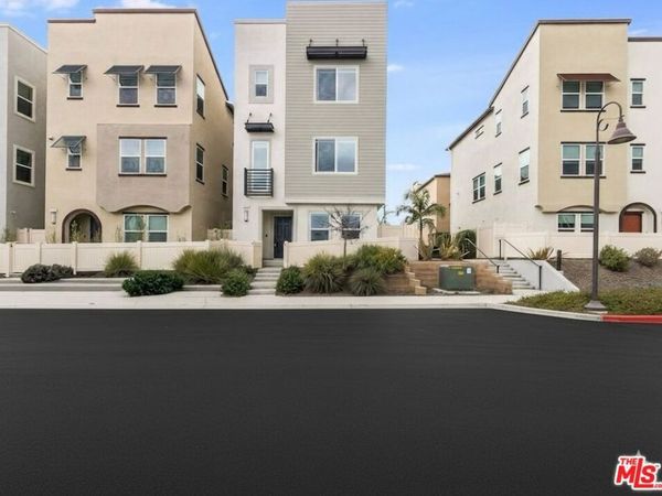 713 Daniel Freeman Circle, Inglewood, CA 90301