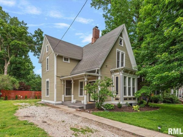 1008 GROVE Street, Jacksonville, IL 62650