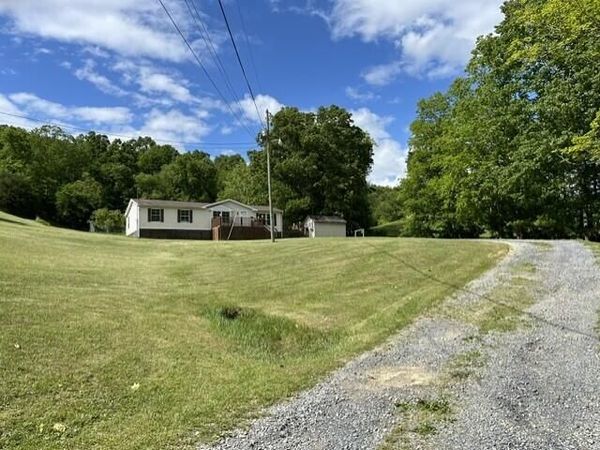 2463 Willow Bend Rd, Lindside, WV 24951