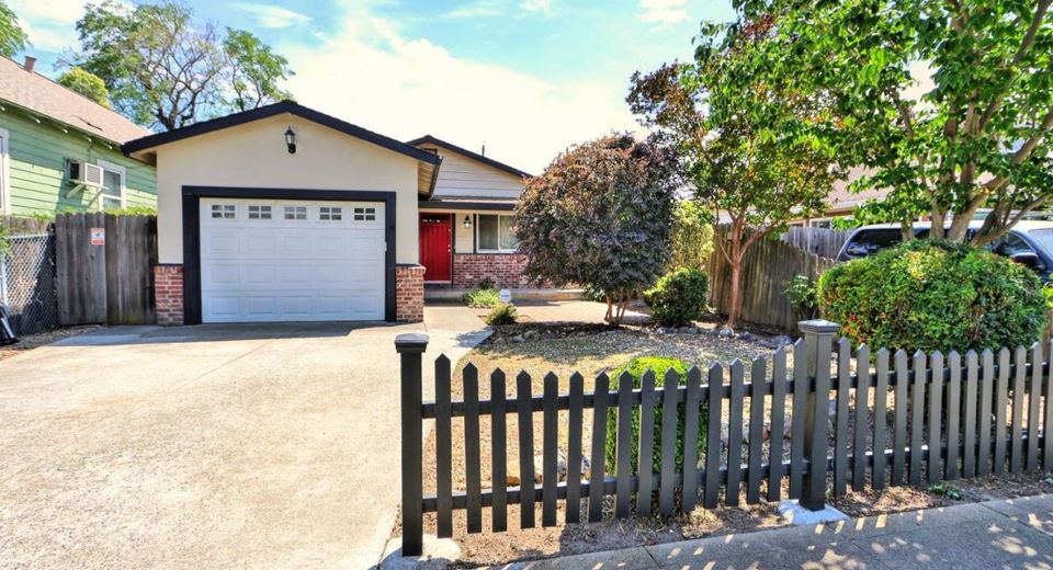3950 Y St, Sacramento, CA 95817 Photo