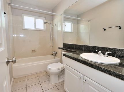 3950 Y St, Sacramento, CA 95817 Photo