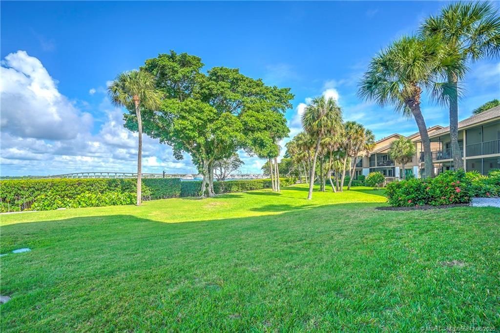 184 NE Edgewater Drive, Unit 1001, Stuart, FL 34996 Photo