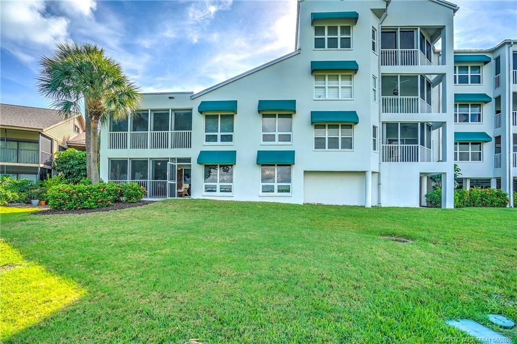 184 NE Edgewater Drive, Unit 1001, Stuart, FL 34996 Photo