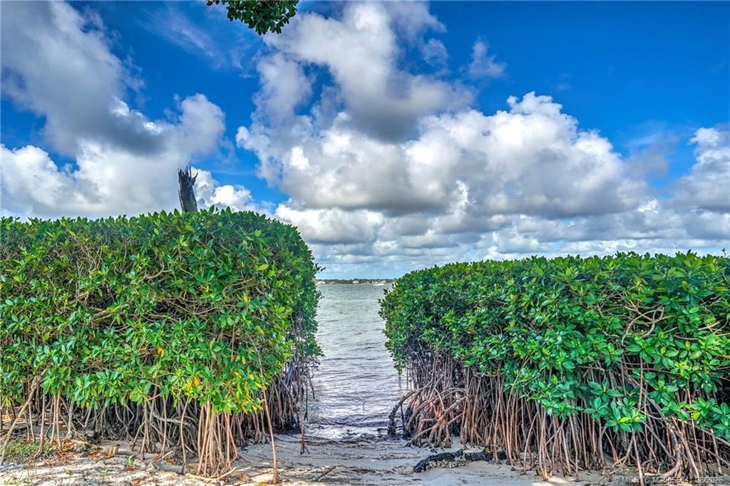 184 NE Edgewater Drive, Unit 1001, Stuart, FL 34996 Photo