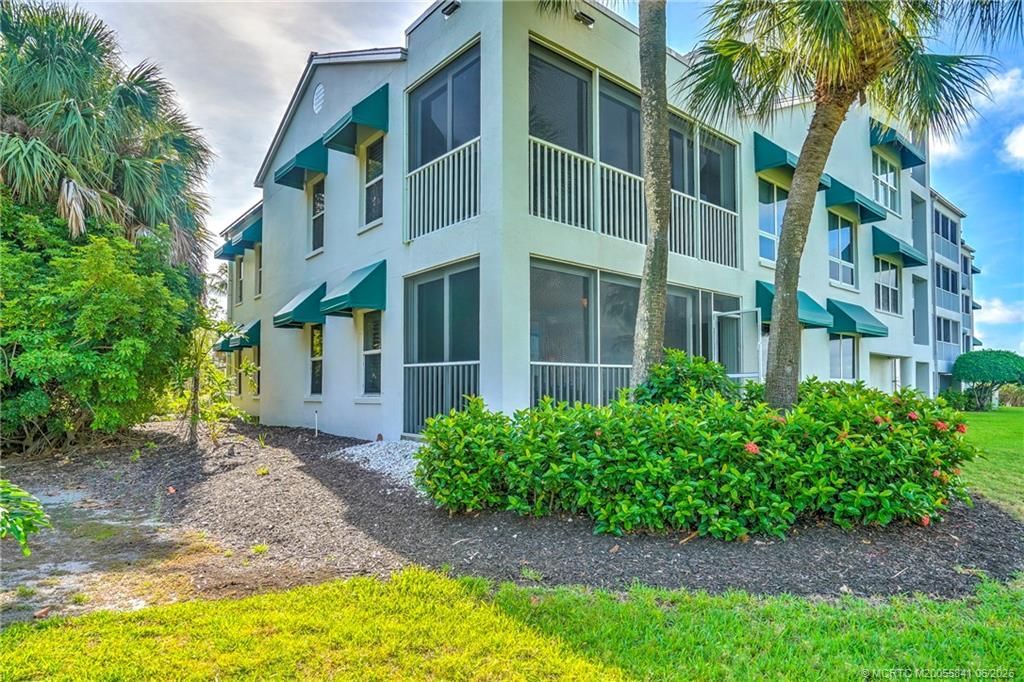 184 NE Edgewater Drive, Unit 1001, Stuart, FL 34996 Photo