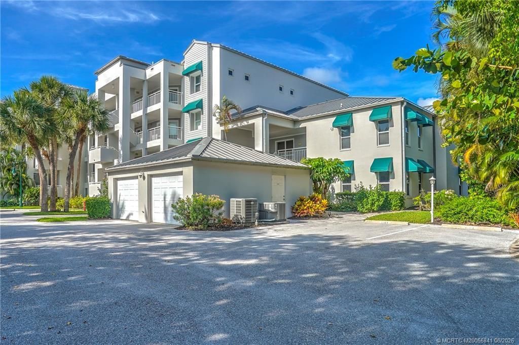 184 NE Edgewater Drive, Unit 1001, Stuart, FL 34996 Photo