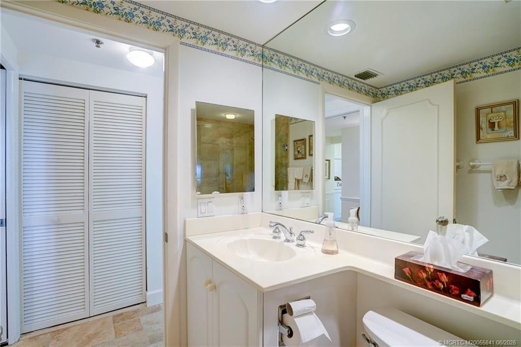 184 NE Edgewater Drive, Unit 1001, Stuart, FL 34996 Photo