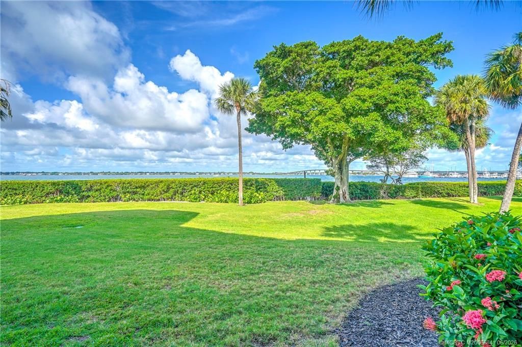 184 NE Edgewater Drive, Unit 1001, Stuart, FL 34996 Photo
