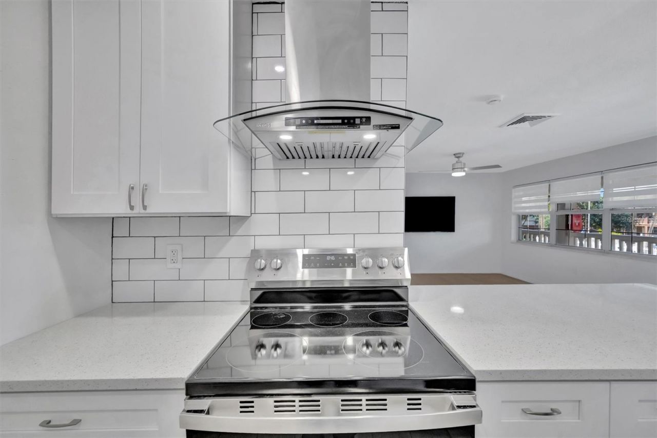 650 Pinellas Point Drive S, Unit 216, Saint Petersburg, FL 33705 Photo