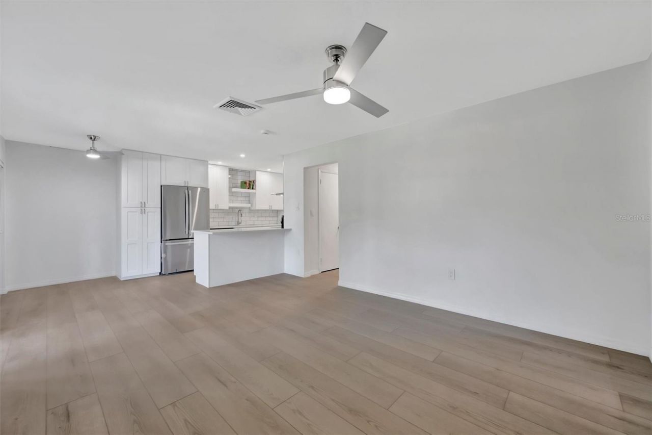 650 Pinellas Point Drive S, Unit 216, Saint Petersburg, FL 33705 Photo