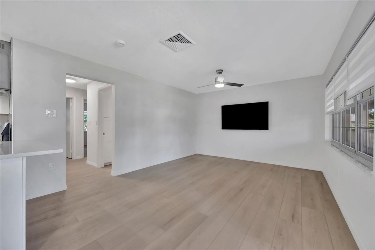 650 Pinellas Point Drive S, Unit 216, Saint Petersburg, FL 33705 Photo