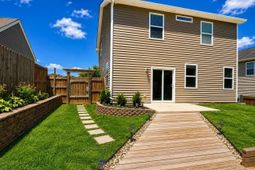 180 Phoenix Lane photo 4