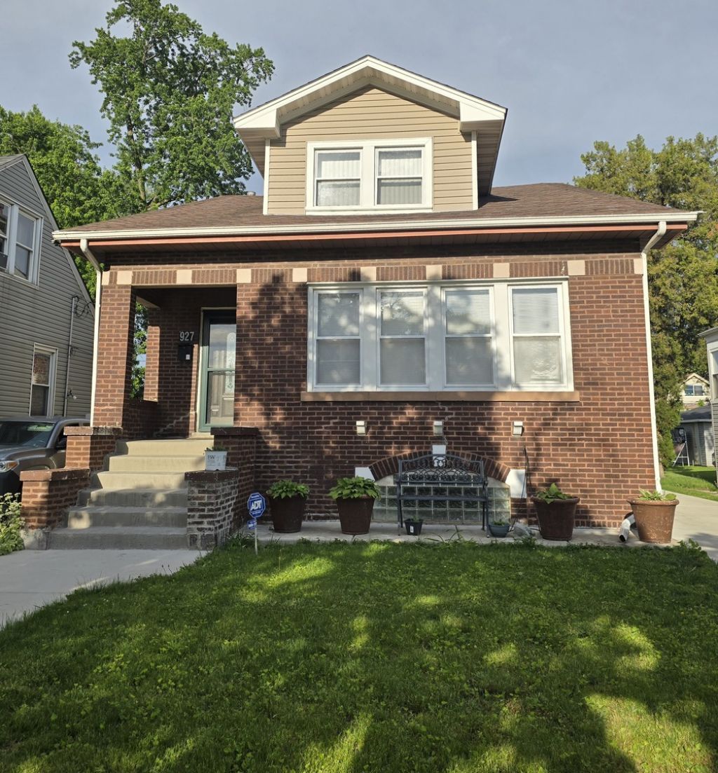 927 24th Avenue , Bellwood, IL 60104