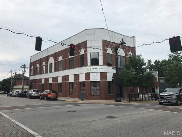 100 W Main Street , Belleville, IL 62220
