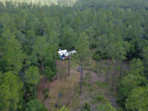 820 Meander Creek Ln, Laurel Hill, FL 32567