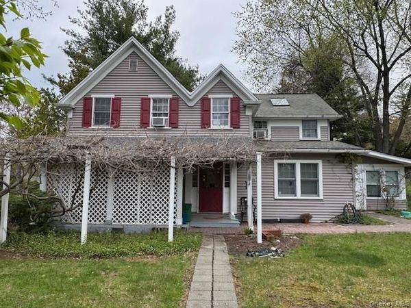 74 S Airmont Road , Suffern, NY 10901