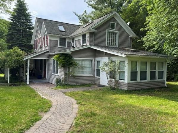 74 S Airmont Road , Suffern, NY 10901