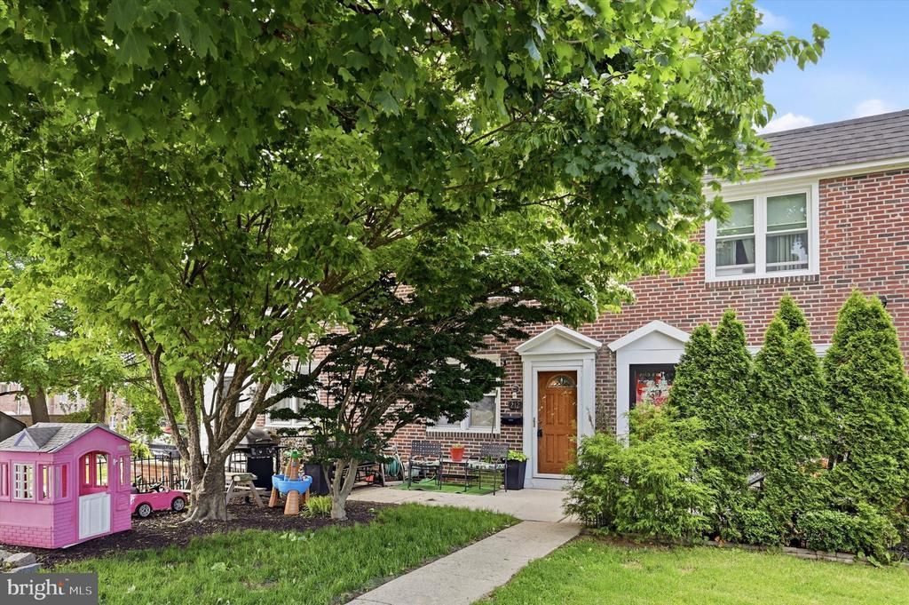 212 GRAMERCY DRIVE , CLIFTON HEIGHTS, PA 19018