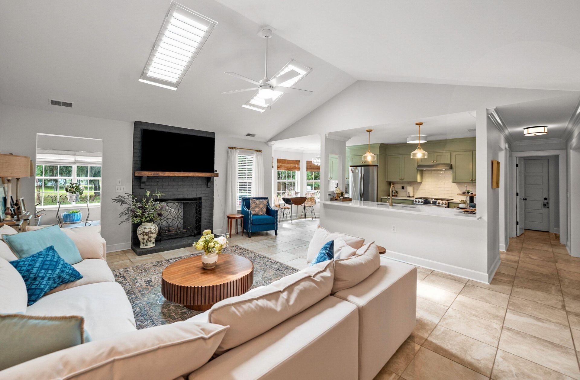 1016 Pine Martin Road Photo 8