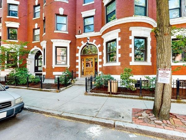 102 Gainsborough St, Unit 204E, Boston, MA 02115