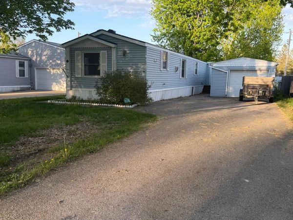 13 22nd Avenue NW, Faribault, MN 55021