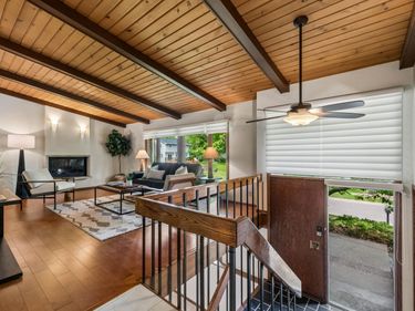 4860 Kingsberry Lane, Minnetonka, MN 55345