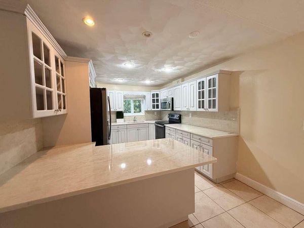 2210 Taylor Street, Unit 207, Hollywood, FL 33020