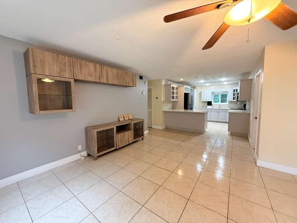 2210 Taylor Street, Unit 207, Hollywood, FL 33020 Photo