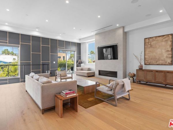 656 California Avenue, Venice, CA 90291
