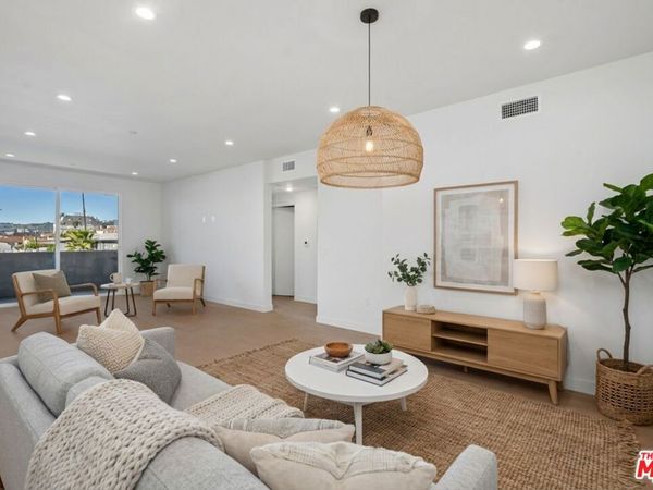1717 Winona Boulevard, Unit 501, Los Angeles, CA 90027