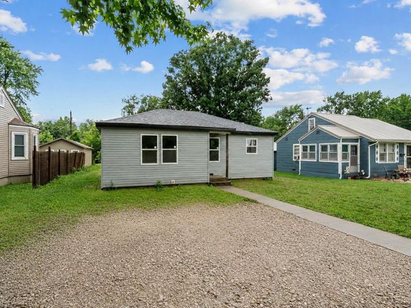 1003 S Rinker Avenue , Aurora, MO 65605